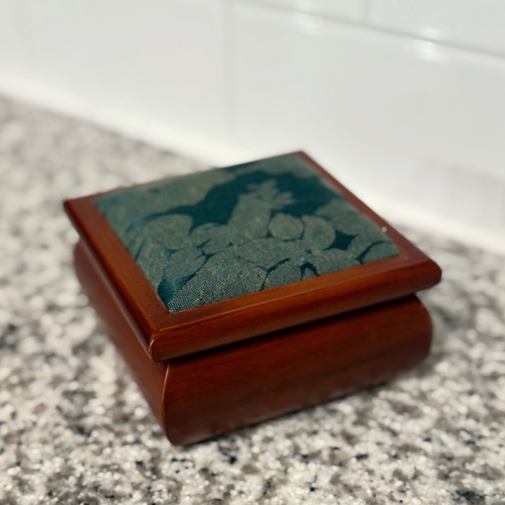 Wooden Vintage Sewing, Trinket, Jewelry Box